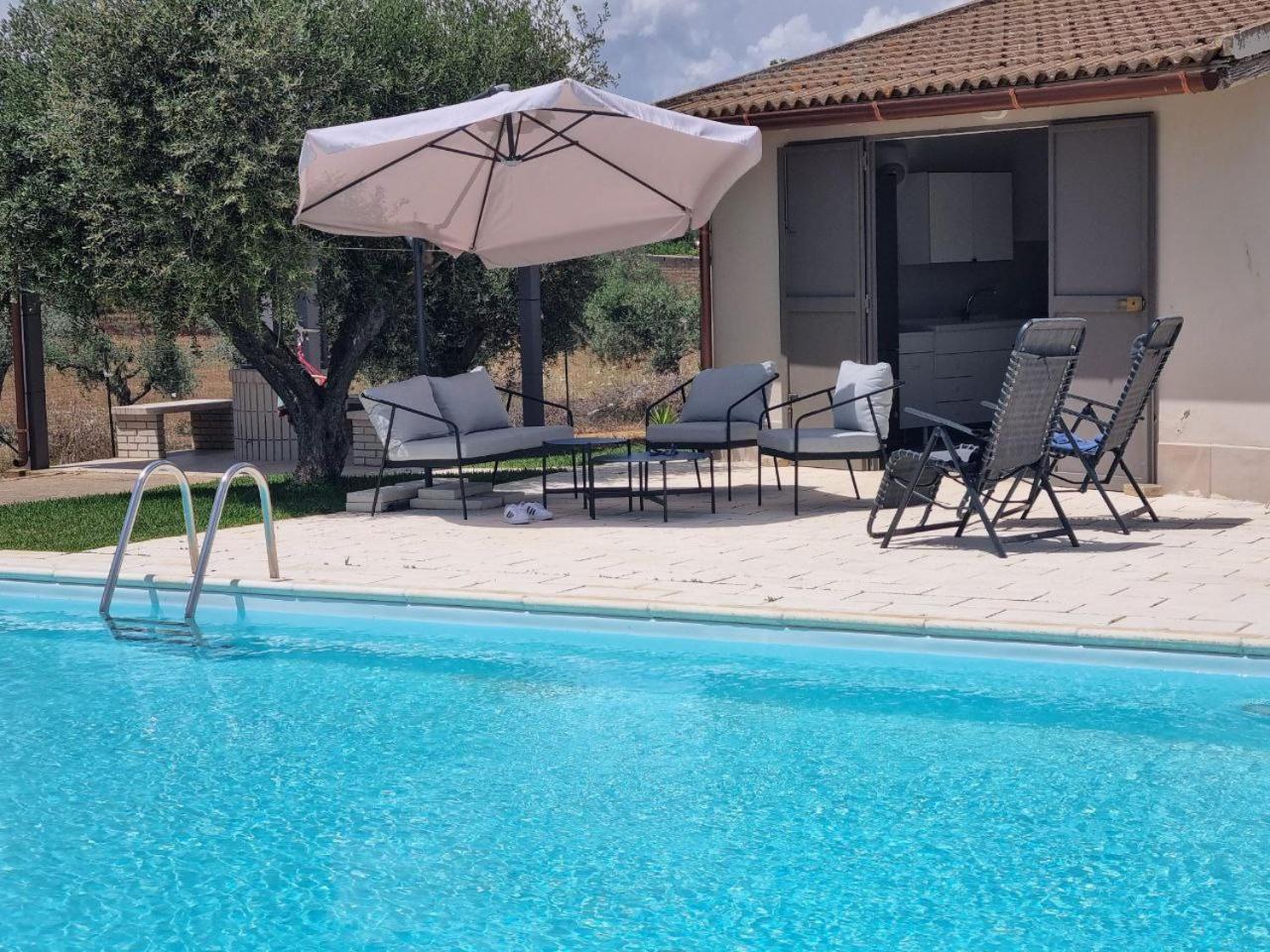 Accogliente Villa Con Piscina Caltagirone Buitenkant foto